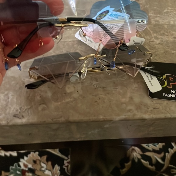 Bundle of 2 SPKS NOVELTY FASHION EYES WARE - Picture 3 of 3